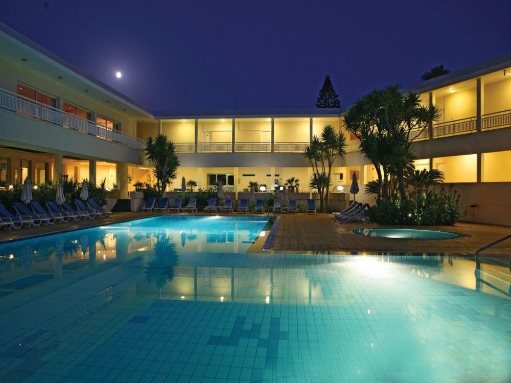 Cynthiana Beach Hotel 3*