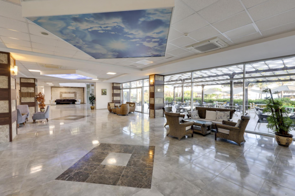 Royal Beach Club Hotel 4*