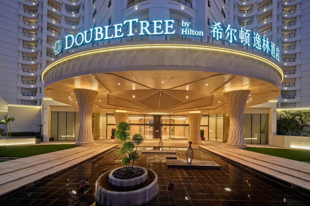 DoubleTree by Hilton Sanya Bay 3*