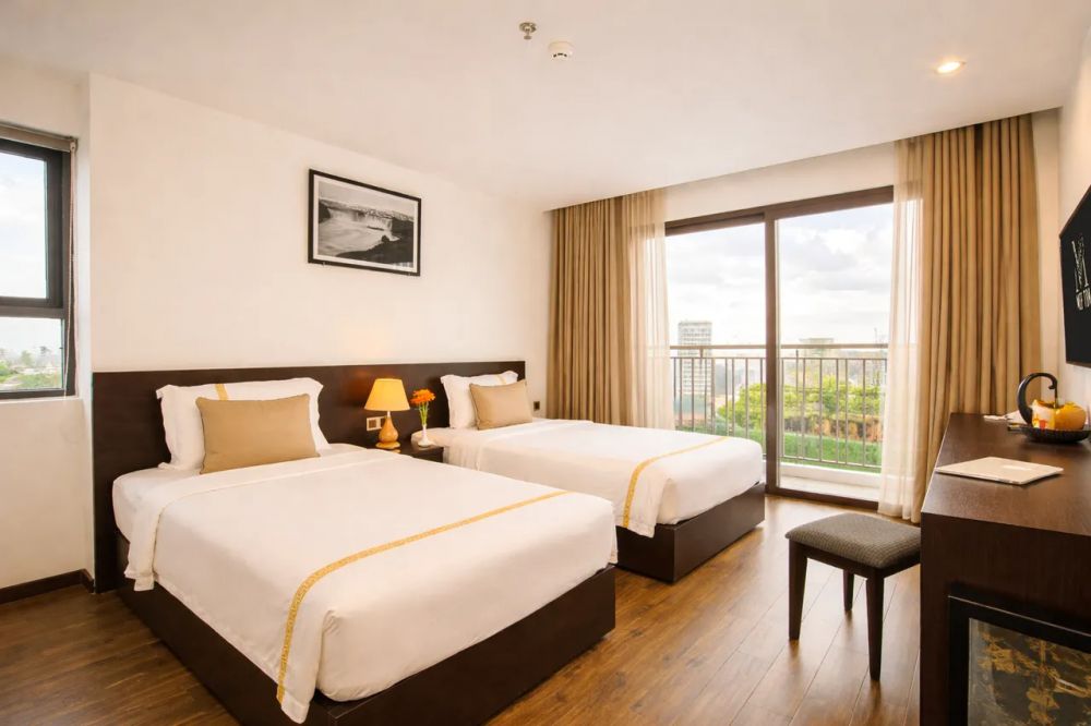 Senior Twin with Balcony, Meriton Nha Trang Hotel 4*