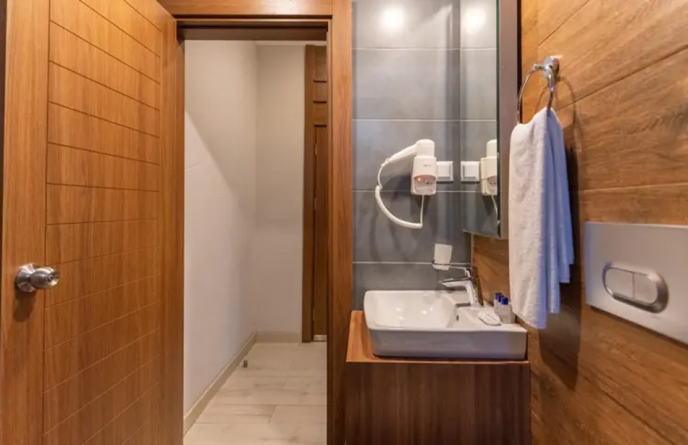 Comfort Room, Lancora Beach Hotel 4*
