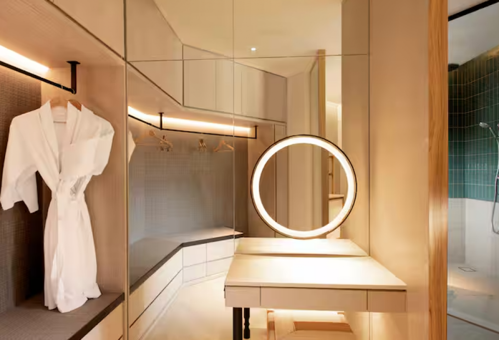 King Guest Room with Balcony, Hilton Burau Bay Langkawi 5*