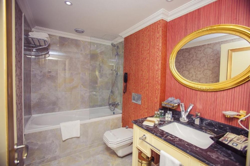 Deluxe Double or Twin Room, Intourist Palace 5*