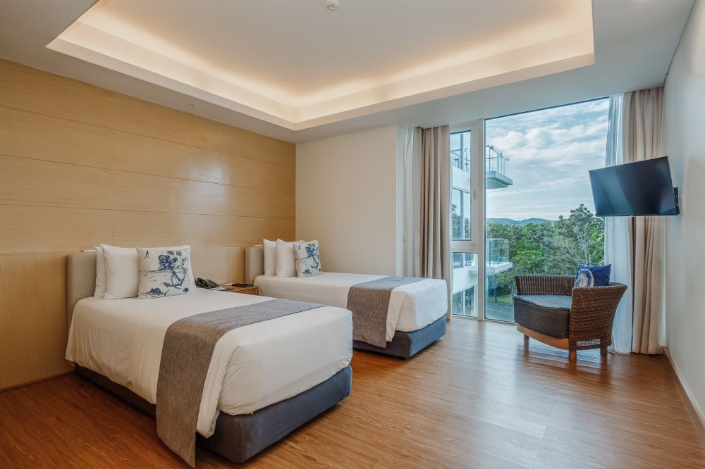 3 Bedroom Penthouse Pool Suite with Kitchen, Splash Beach Resort Maikhao Phuket 5*