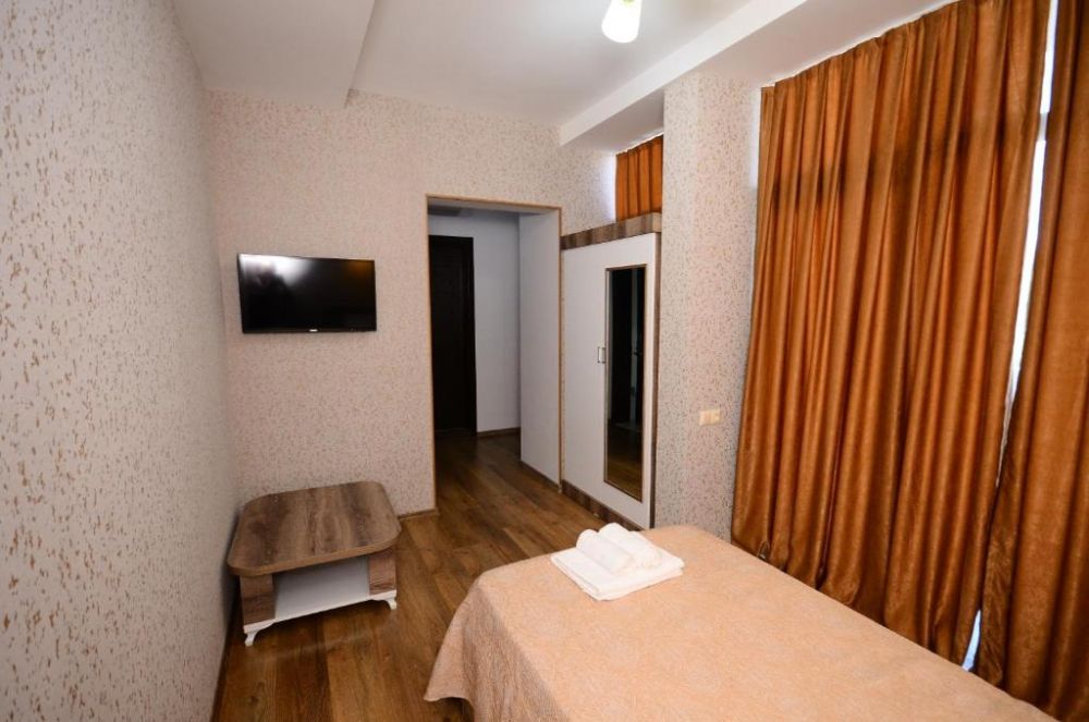 Single Room, Dream Tower 3*