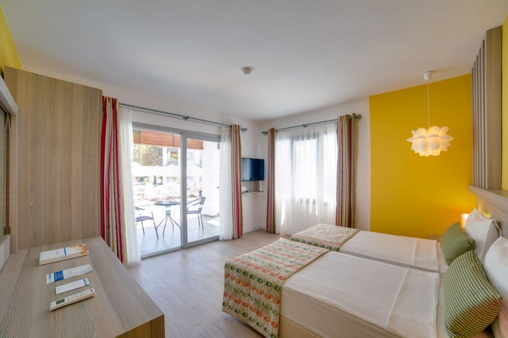 Family Suite Swim Up, Mio Bianco Resort 4*