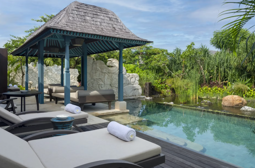 Garden Oasis Villa with Private Pool, Jumeirah Bali Indonesia 5*
