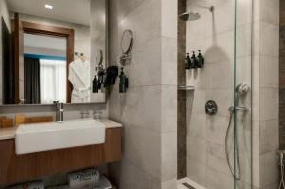 Suite King Room, City View, La Quinta by Wyndham Batumi 4*