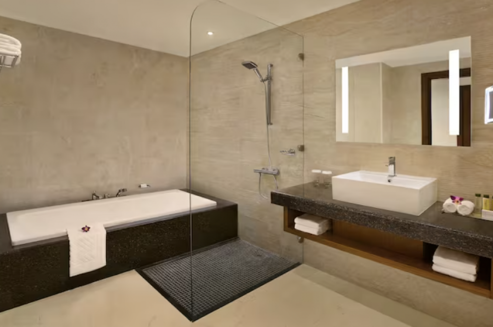 Deluxe Room, DoubleTree by Hilton Resort & SPA Marjan Island 5*