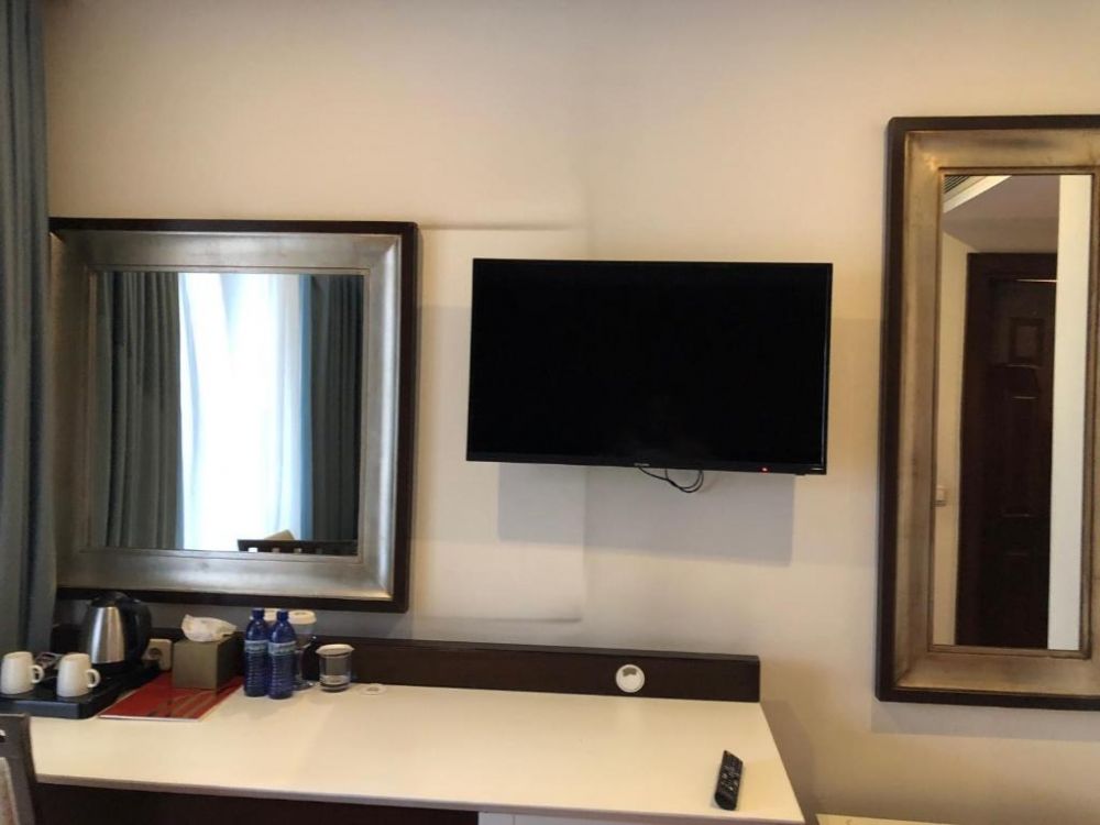 Deluxe Double or Twin Room, Intourist Palace 5*