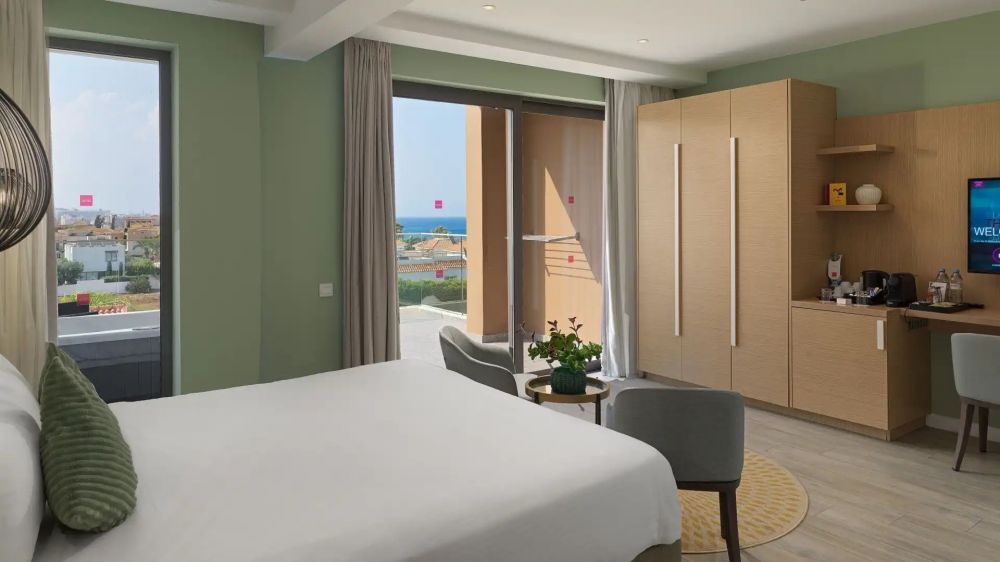 Executive Suite FSV with Outdoor Hot Tub, Leonardo Crystal Cove Protaras (Adults Only 16+) 4*