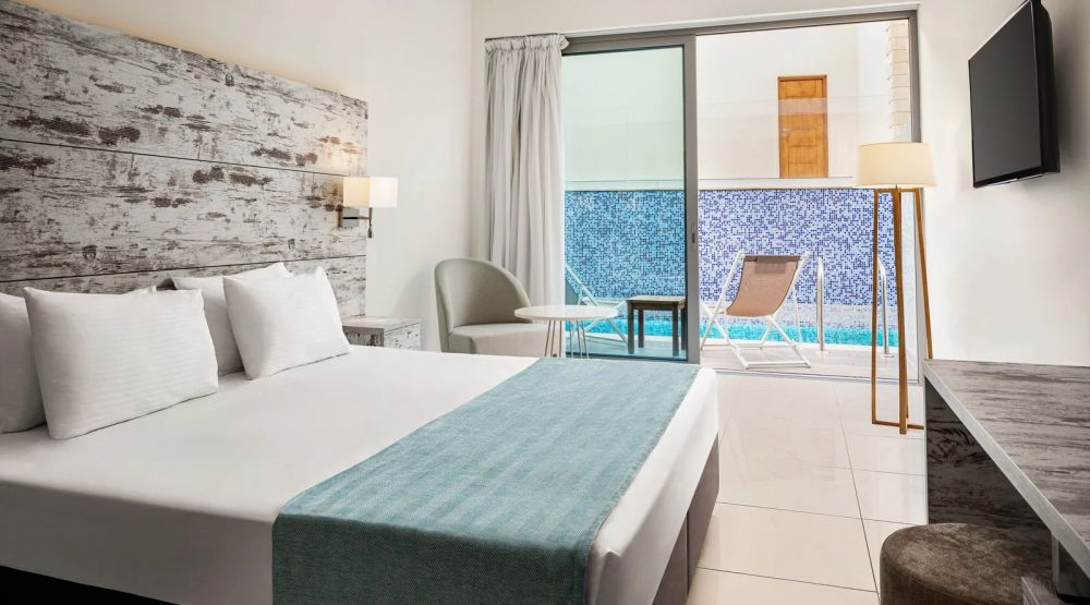Swim Up Room, Freij Resort 4*