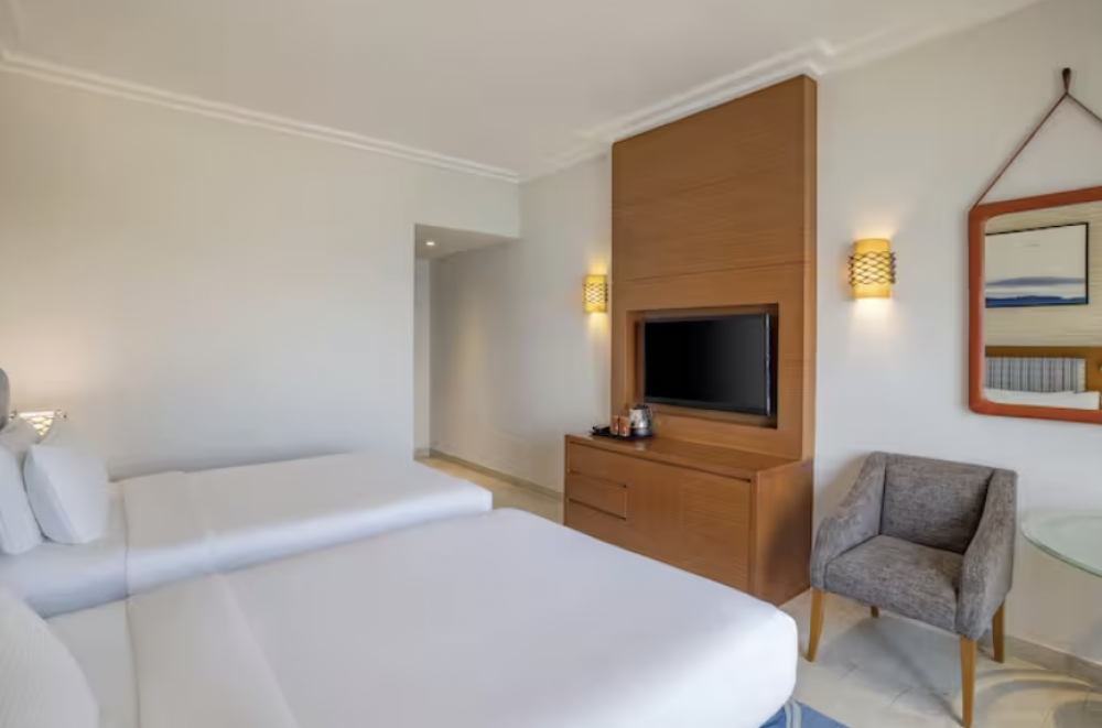 Guest Room With Pool View/ Sea View, DoubleTree by Hilton Resort & SPA Marjan Island 5*