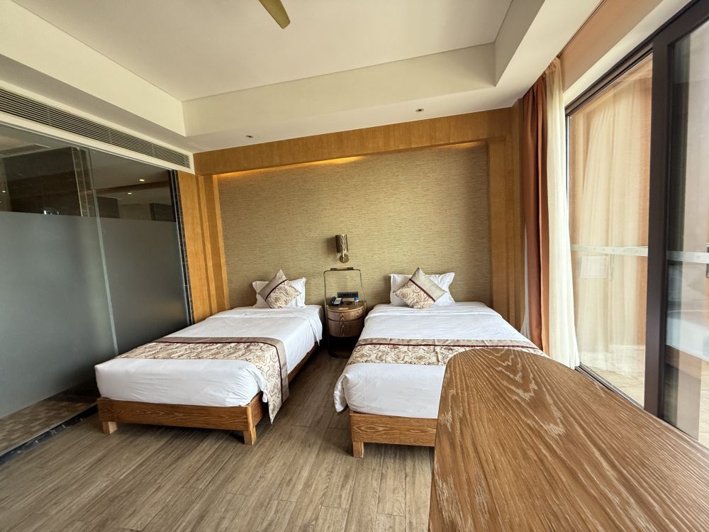 King Superior Room, Mangrove Tree Resort World Sanya Bay 5*