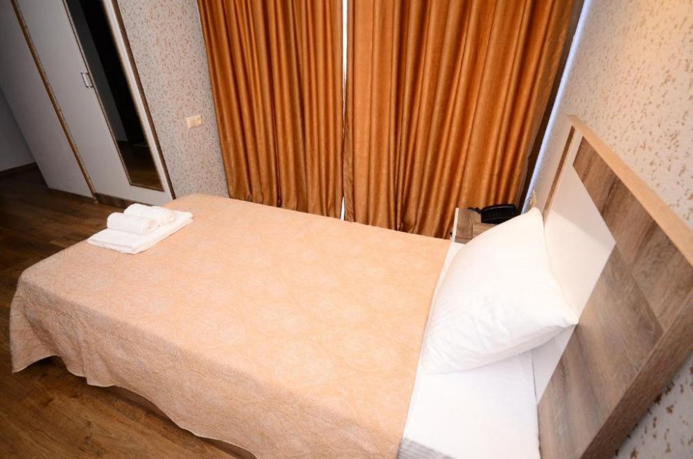 Single Room, Dream Tower 3*