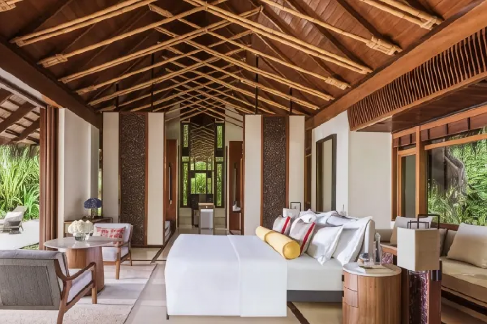 Beach Villa with Pool, One & Only Reethi Rah 5*