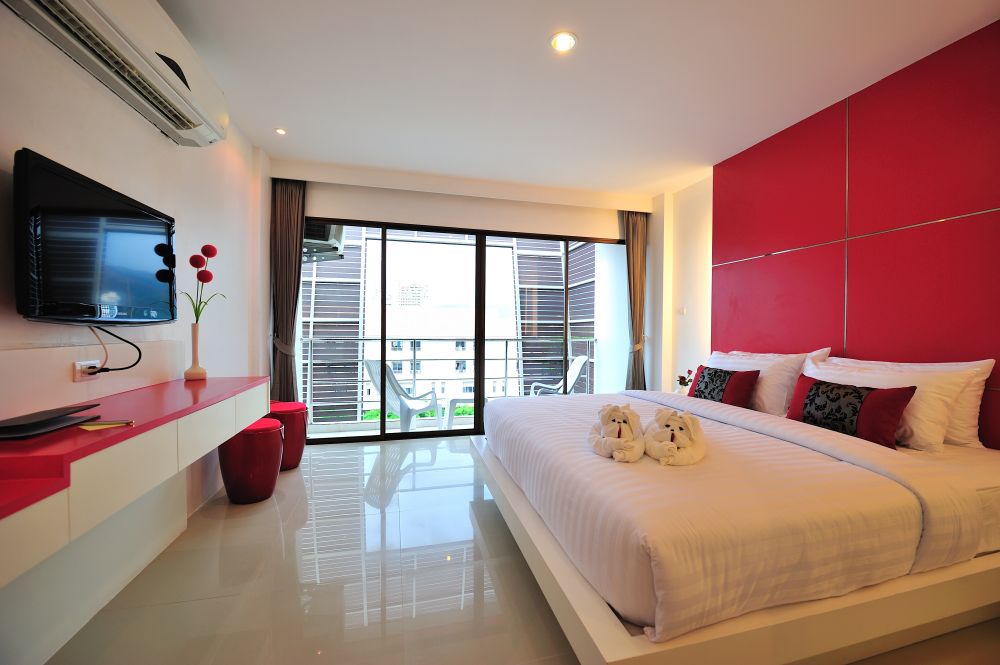 Grand Deluxe Room With Bathtub, Alfresco Phuket Hotel 3*