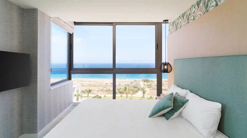 Junior Suite with Outdoor Hot Tub, Leonardo Crystal Cove Protaras (Adults Only 16+) 4*