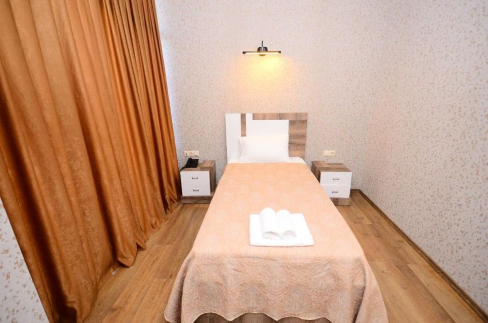 Single Room, Dream Tower 3*