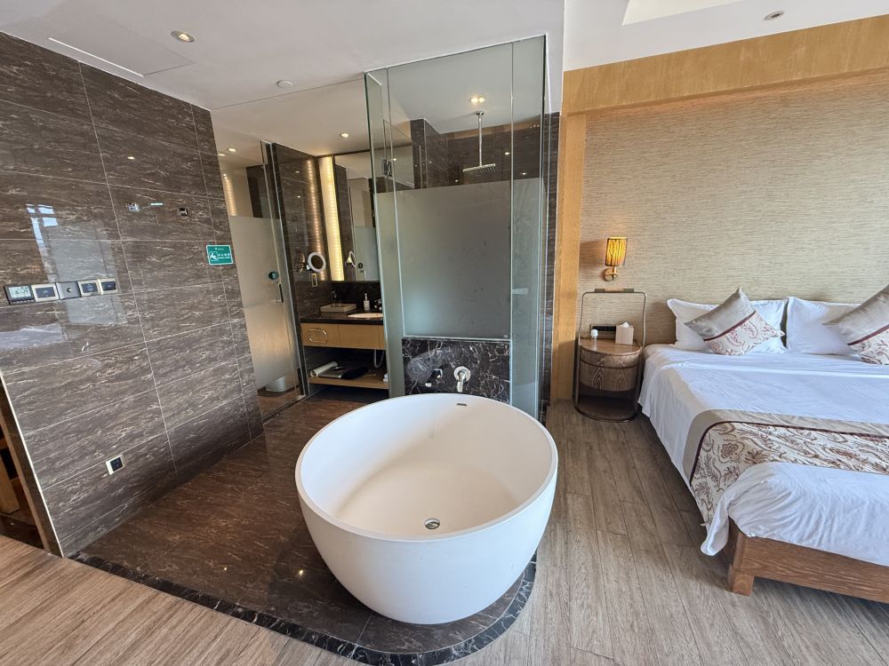 King Deluxe Room, Mangrove Tree Resort World Sanya Bay 5*