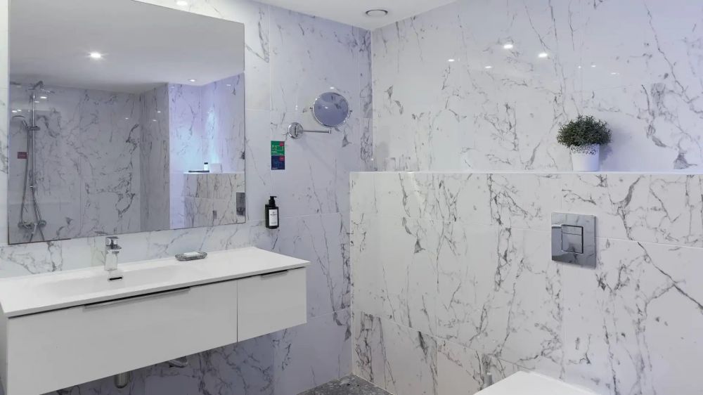 Superior Room SSV with Outdoor Hot Tub, Leonardo Crystal Cove Protaras (Adults Only 16+) 4*